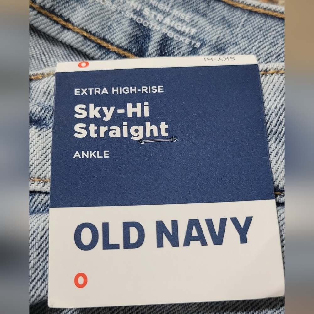 Old Navy Sky-Hi Jeans (Ankle) - Picture 5 of 10